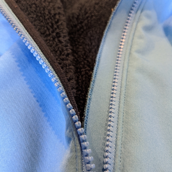 Columbia softshell jacket. - Picture 5 of 6